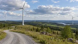 Vindkraftmiljö utan identifierbart projekt, person eller logotyp.